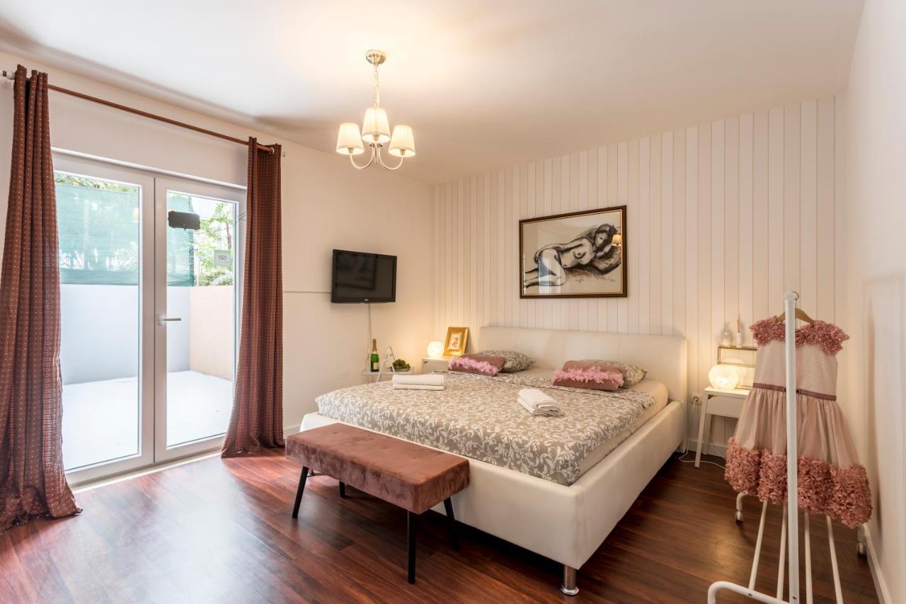 Dalmatian 230M2 With Pool And Garden Near The Old Town For Families Apartment Split Luaran gambar